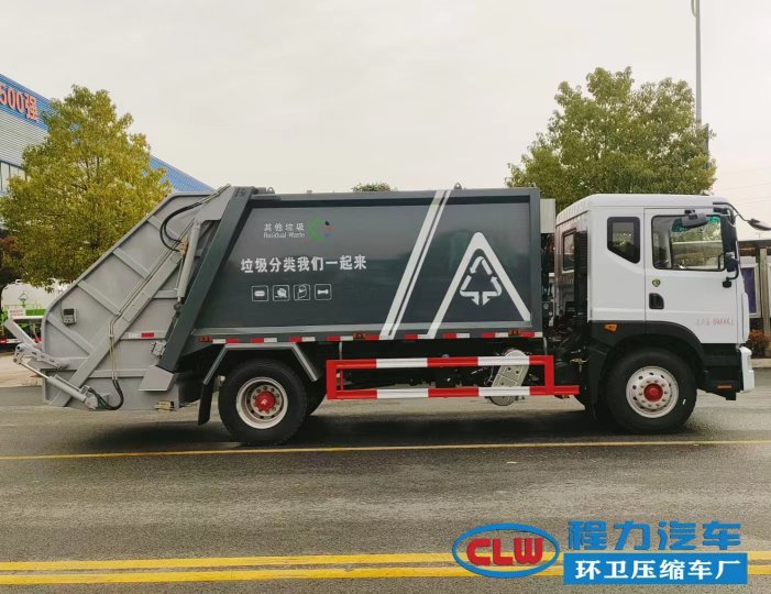 壓縮式垃圾車(chē)這樣加油和尿素是省錢(qián)或費(fèi)錢(qián)？